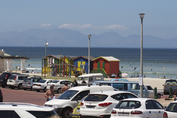 Muizenberg Muizenberg Beach bei Kapstadt, mit den farbigen Badehäuschen
