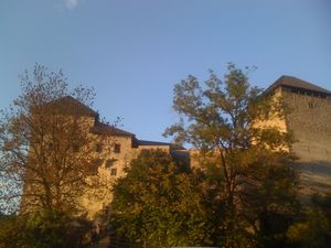 Castlecamp Kaprun 2010: Burg Kaprun am Nachmittag